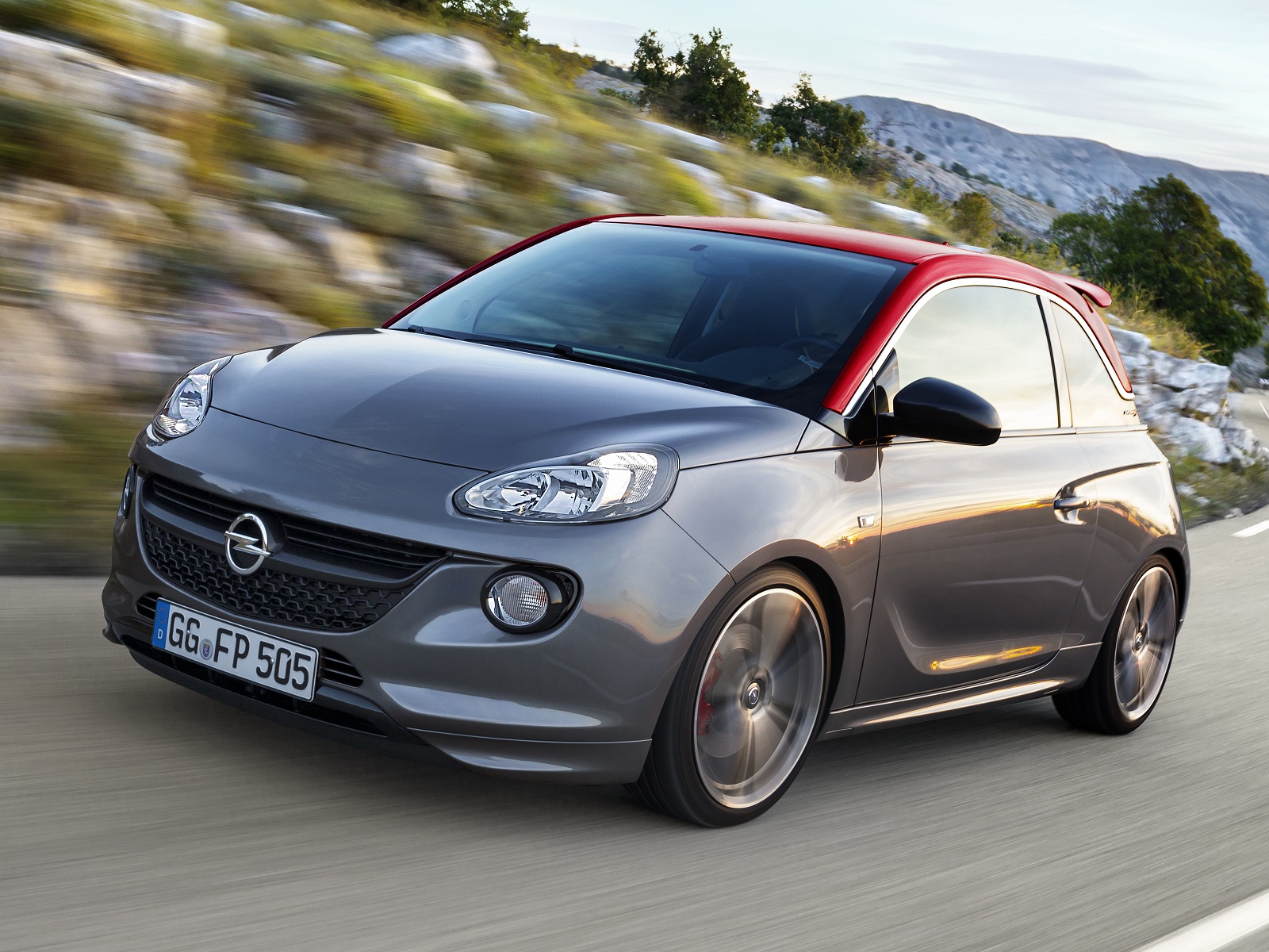 Opel Adam S chega em Mar 231 o com 150 cv por 19 990 euros