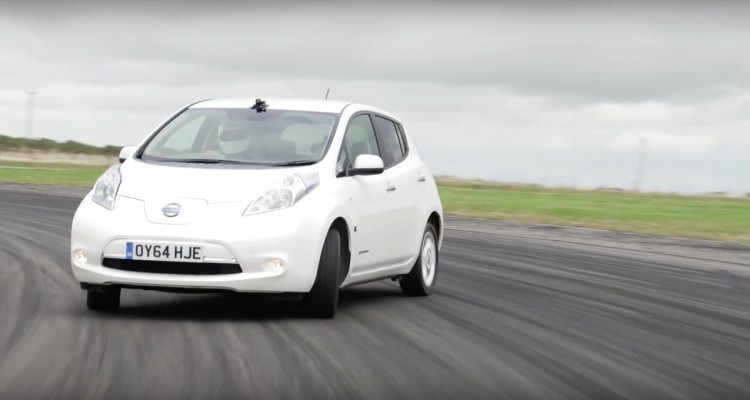 Pode o Nissan Leaf ser uma máquina de Drift? Nissan-Leaf-1-750x400