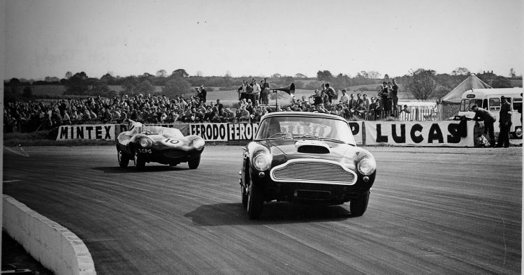 aston-martin-db4-gt-4