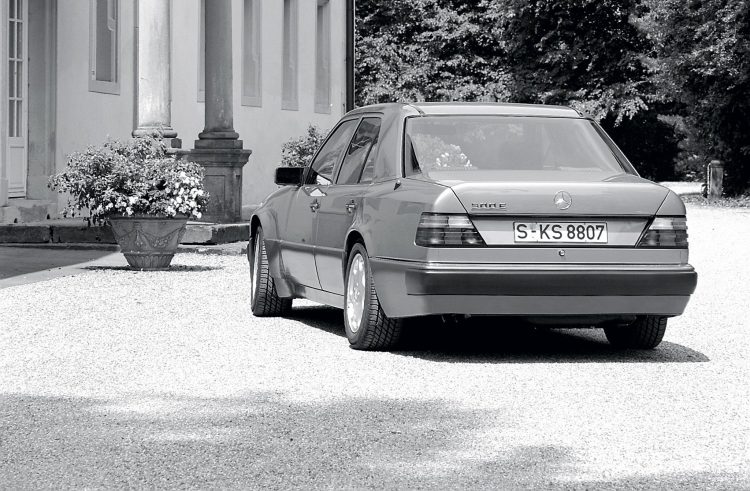 Mercedes-Benz 500E