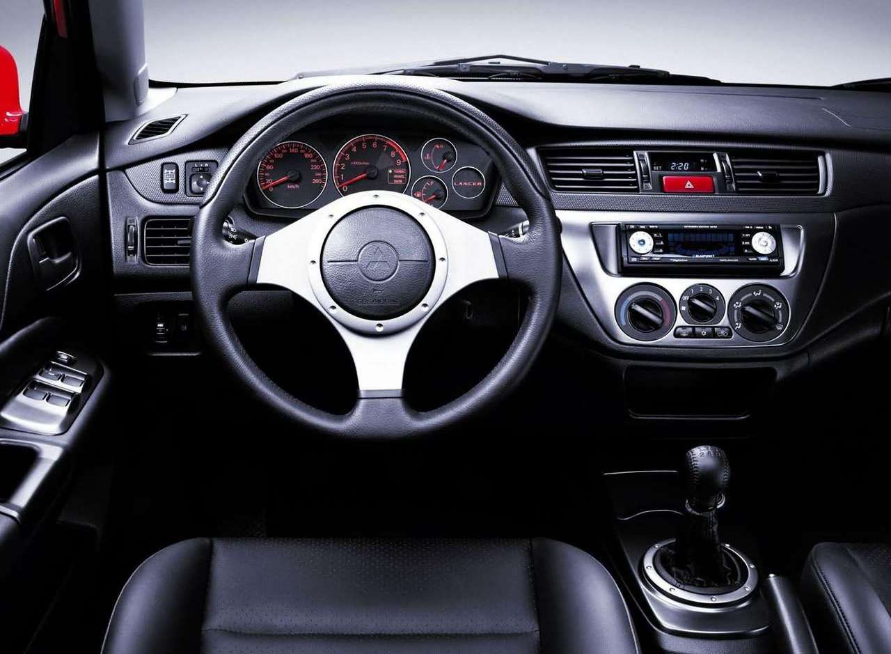 Mitsubishi Lancer Evolution. O carro que virou religião.