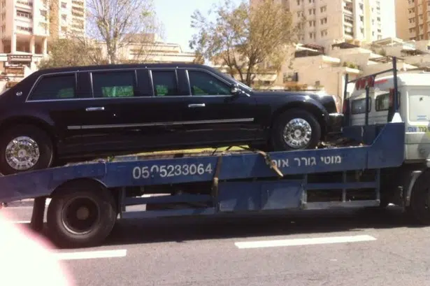 carro obama rebocado