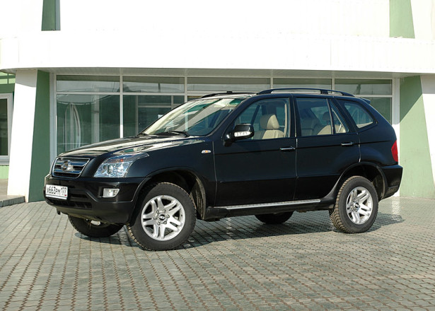 Shuanghuan SCEO HBJ6474Y : A tentativa falhada de copiar o BMW X5.
