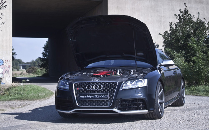 2013-mcchip-dkr-Audi-RS5-MC5XX-Details-Engine-Bay-2-1280x800