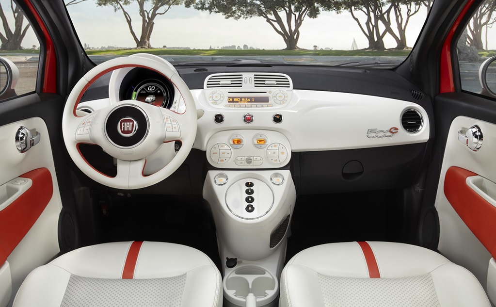 Fiat 500e — interior