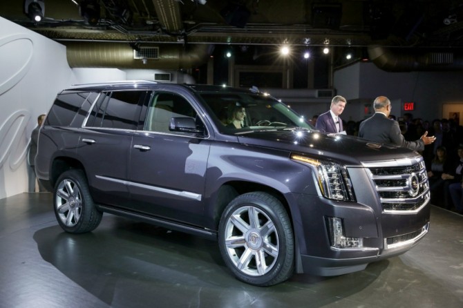 2015CadillacEscaladeUnveil02