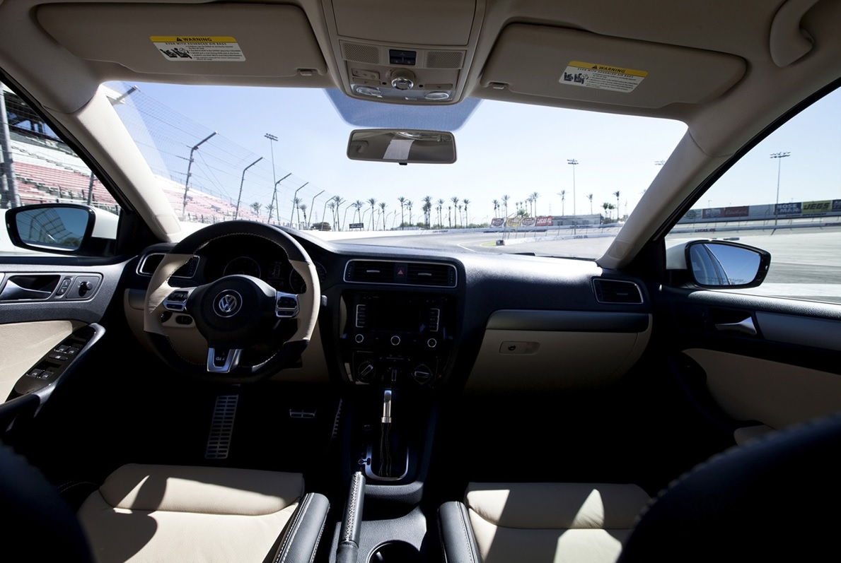 2013-FMS-Volkswagen-Jetta-Racers-Dream-Interior-3-1280x800