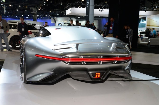 Mercedes-Benz-Vision_4[2]