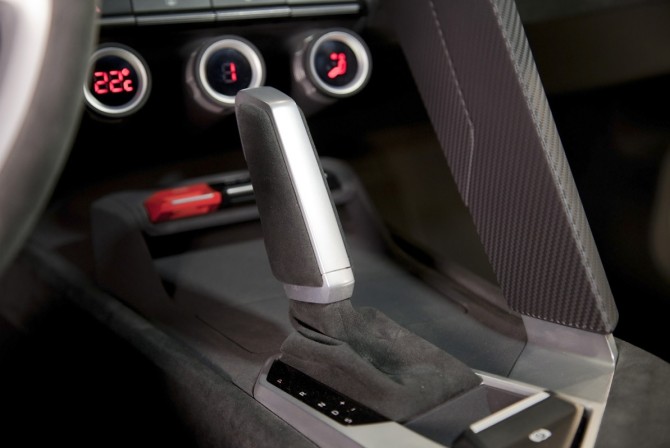 2013-Volkswagen-Design-Vision-GTI-Interior-Details-4-1280x800