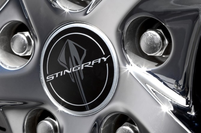 2014-chevrolet-corvette-stingray-convertible-premiere-edition-wheel-detail