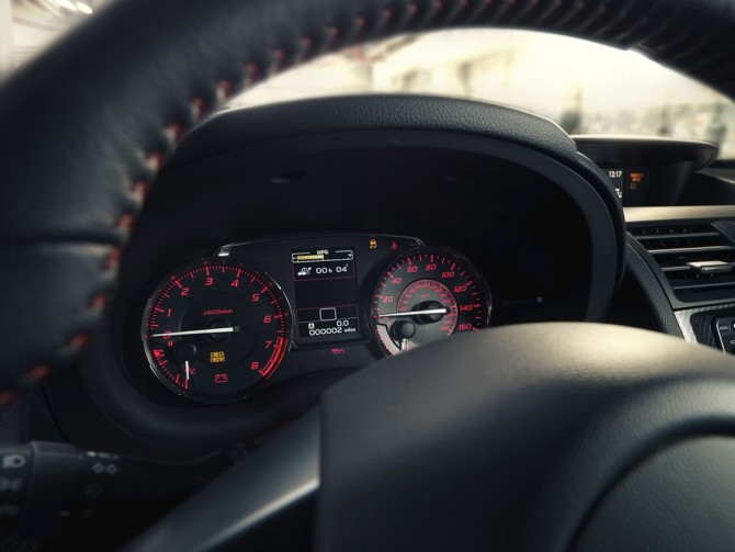2015-Subaru-WRX-Interior-Details-3-1280x800