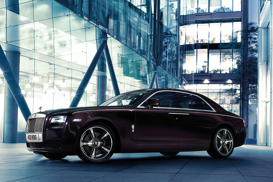 Rolls-Royce Ghost V-Specification: mais luxo e mais potência