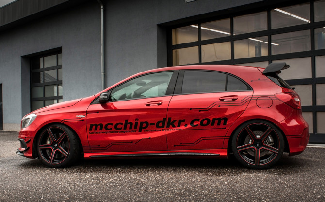 2014-mcchip-dkr-Mercedes-Benz-A45-AMG-Static-3-1280x800