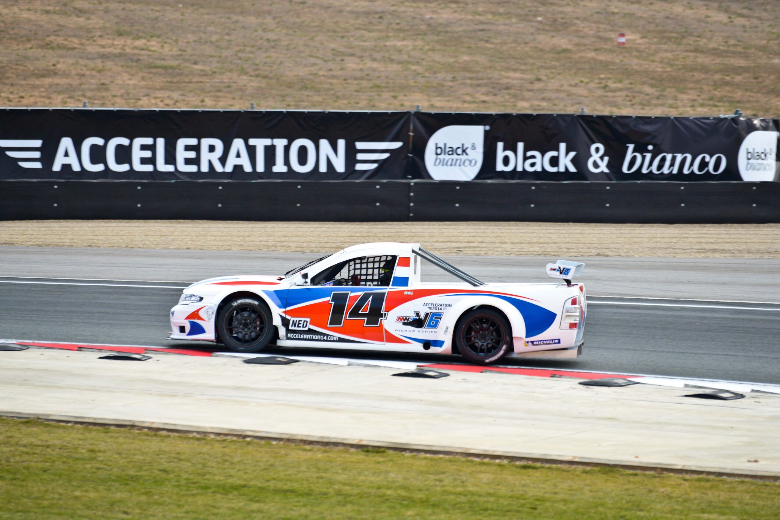 Acceleration 2014 MW- V6