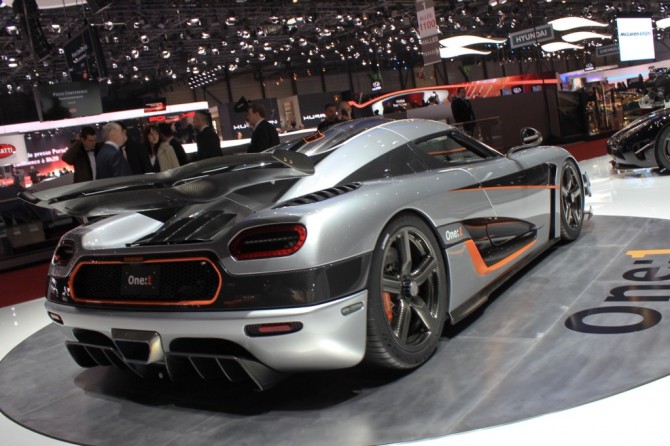 koenigsegg-one1-2014-12