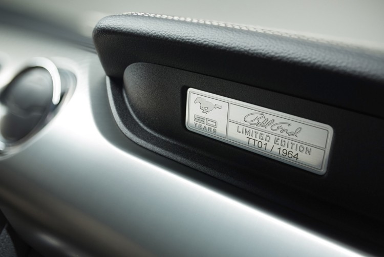 2015-Ford-Mustang-GT-Fastback-50-Year-Limited-Edition-Interior-Details-3-1280x800