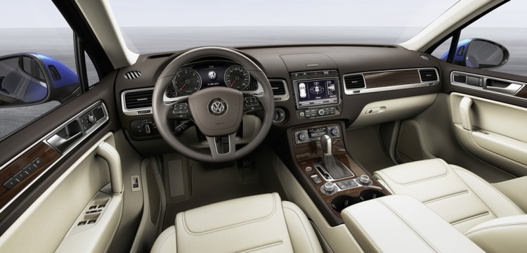 2016 VW Touareg (2)