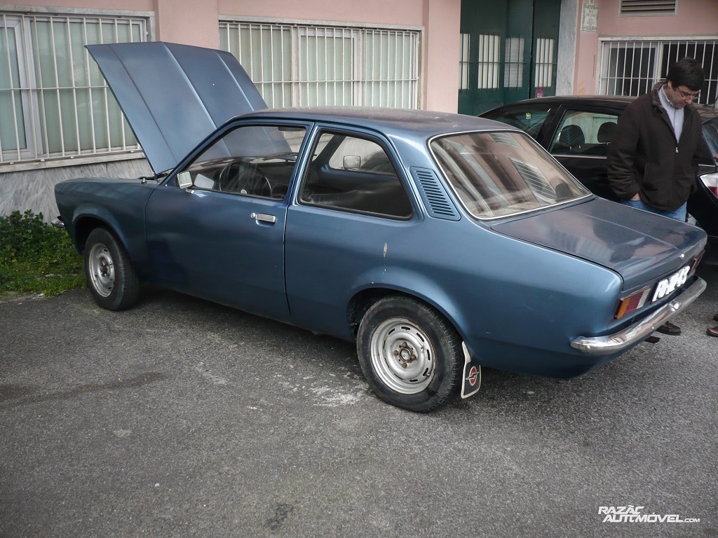 Opel 1204 Sedan 2 portas