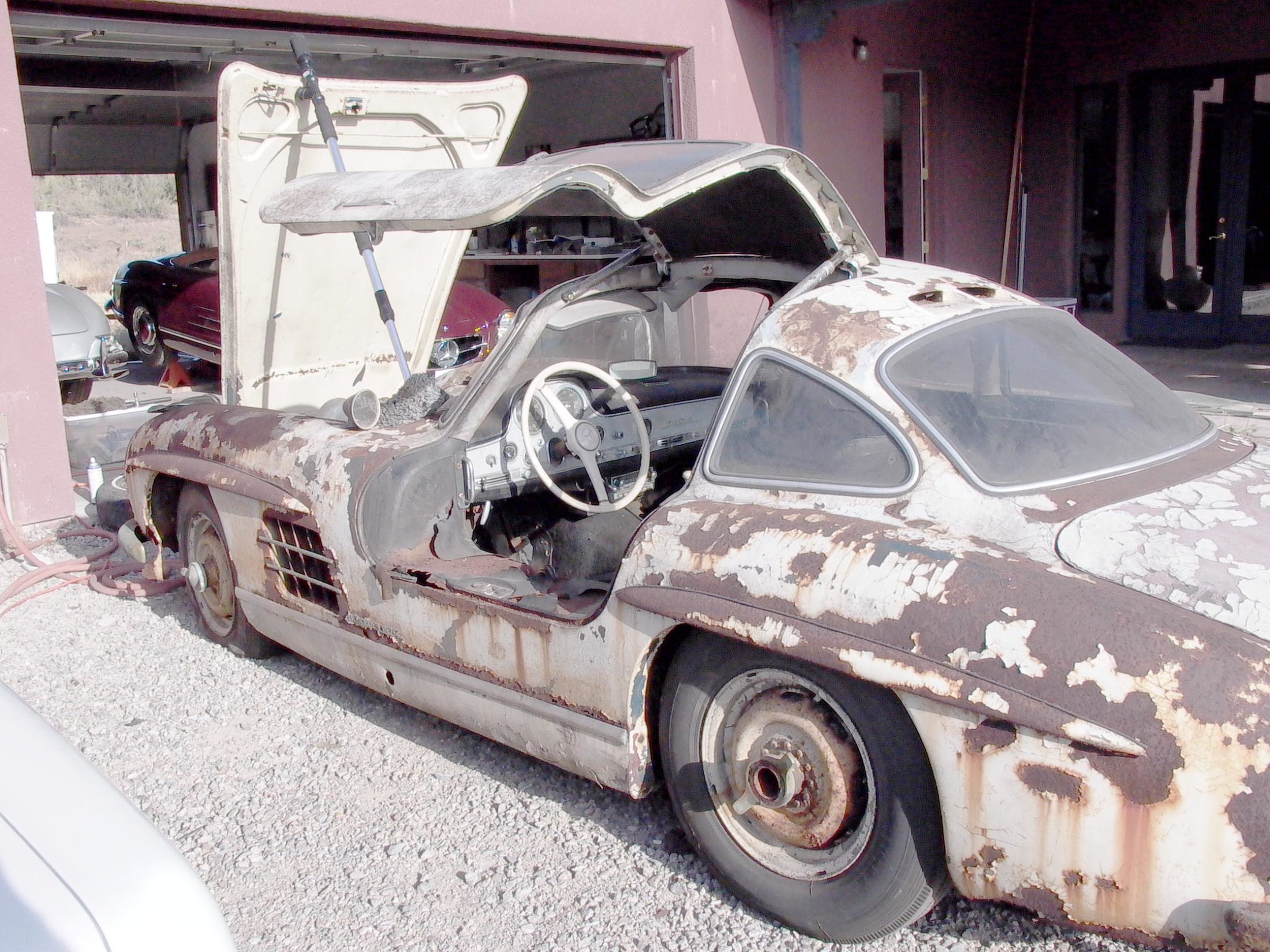 Mercedes 300 SL "Asas de Gaivota" abandonados (13)