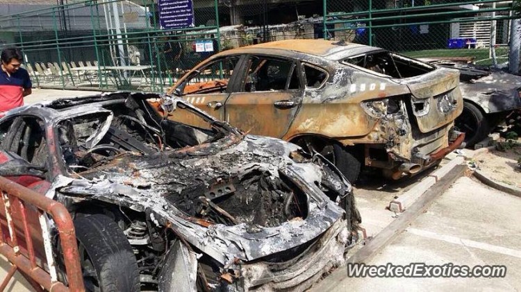 wreckage-of-exotic-cars-destroyed-by-fire-at-thai-auction-site-image-via-wrecked-exotics-razao-automovel-2