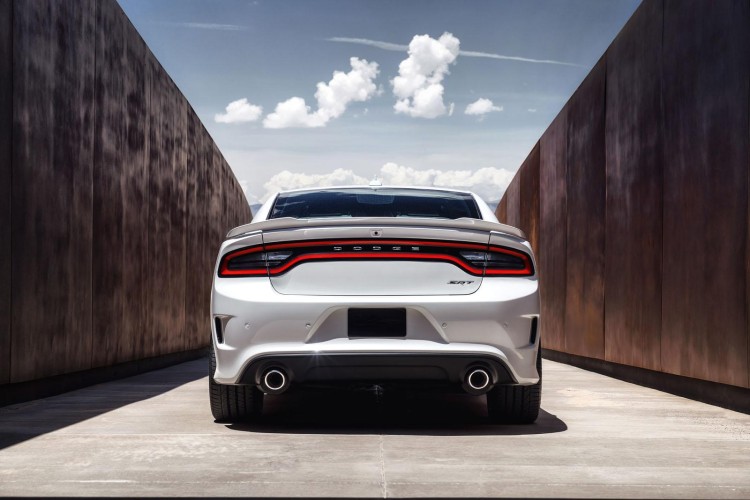 Dodge Charger SRT Hellcat 31