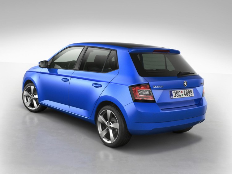 Novo Skoda Fabia 2015 2