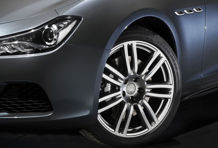 2014-Maserati-Ghibli-Ermenegildo-Zegna-Concept-Details-1-1680x1050