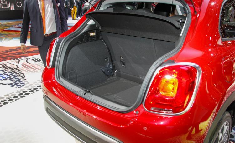 2016-fiat-500x-cargo-area-photo-639563-s-1280x782