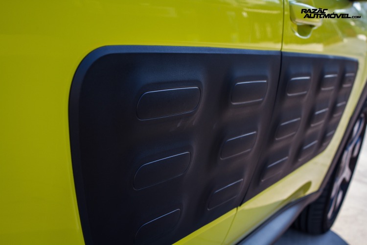 Citroen C4 Cactus air bump