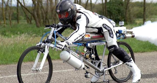 bicicleta foguete velocidade máxima