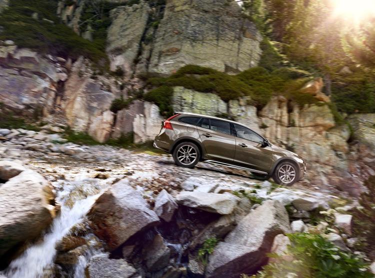 volvo v60 cross country 5