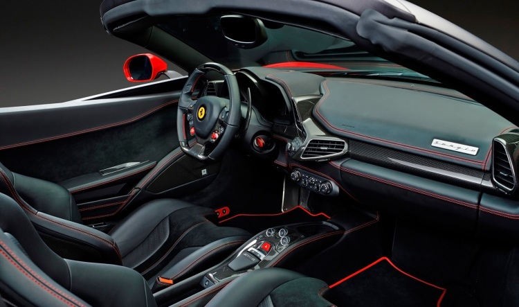 2015-Ferrari-Sergio-Interior-1-1680x1050