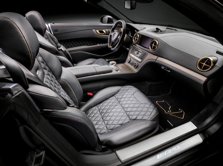 2015-Mercedes-Benz-SL-63-AMG-World-Championship-Interior-4-1680x1050