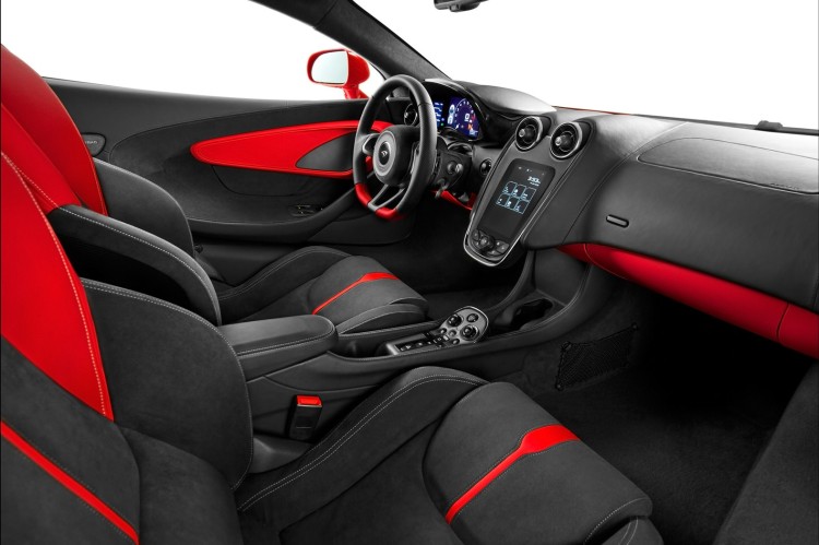 2015-McLaren-540C-Coupe-Interior-1-1680x1050