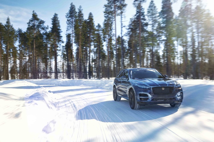 JAGUAR_FPACE_COLD_05