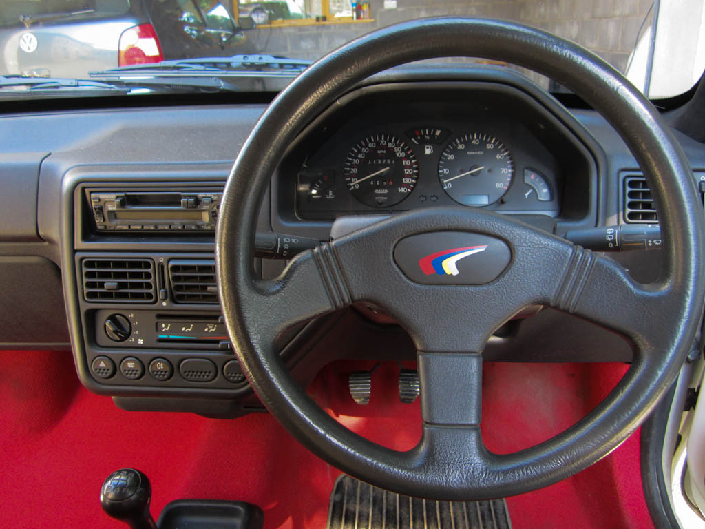 PEUGEOT 106 Rallye interior