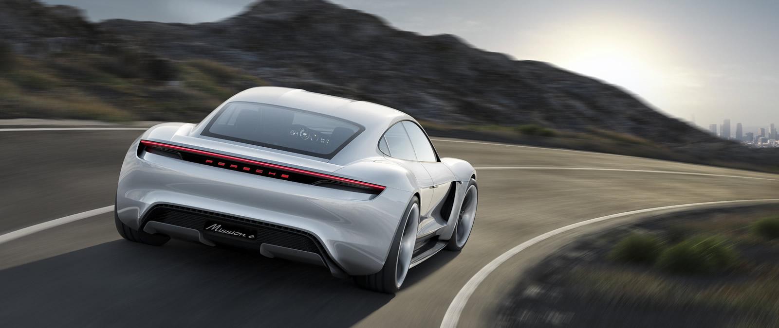 2015 Porsche Mission E - traseira