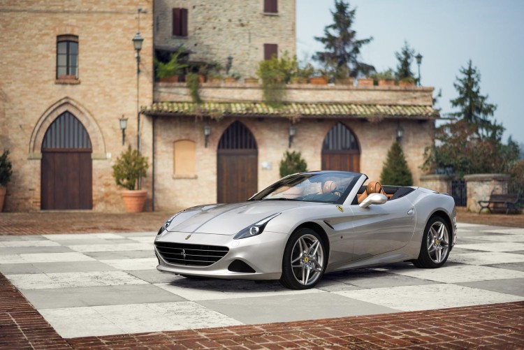 Ferrari_California_T_2015_01