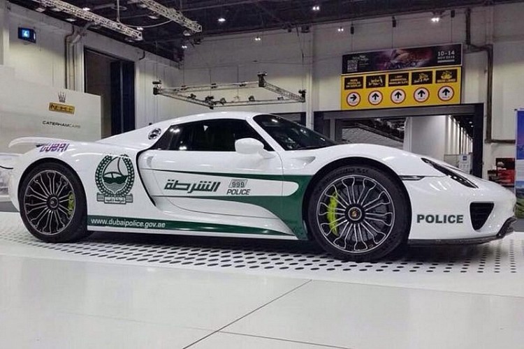 porsche-918-spyder-for-dubai-police (1)