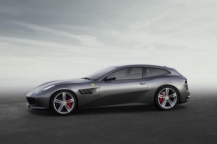 Ferrari GTC4Lusso (4)