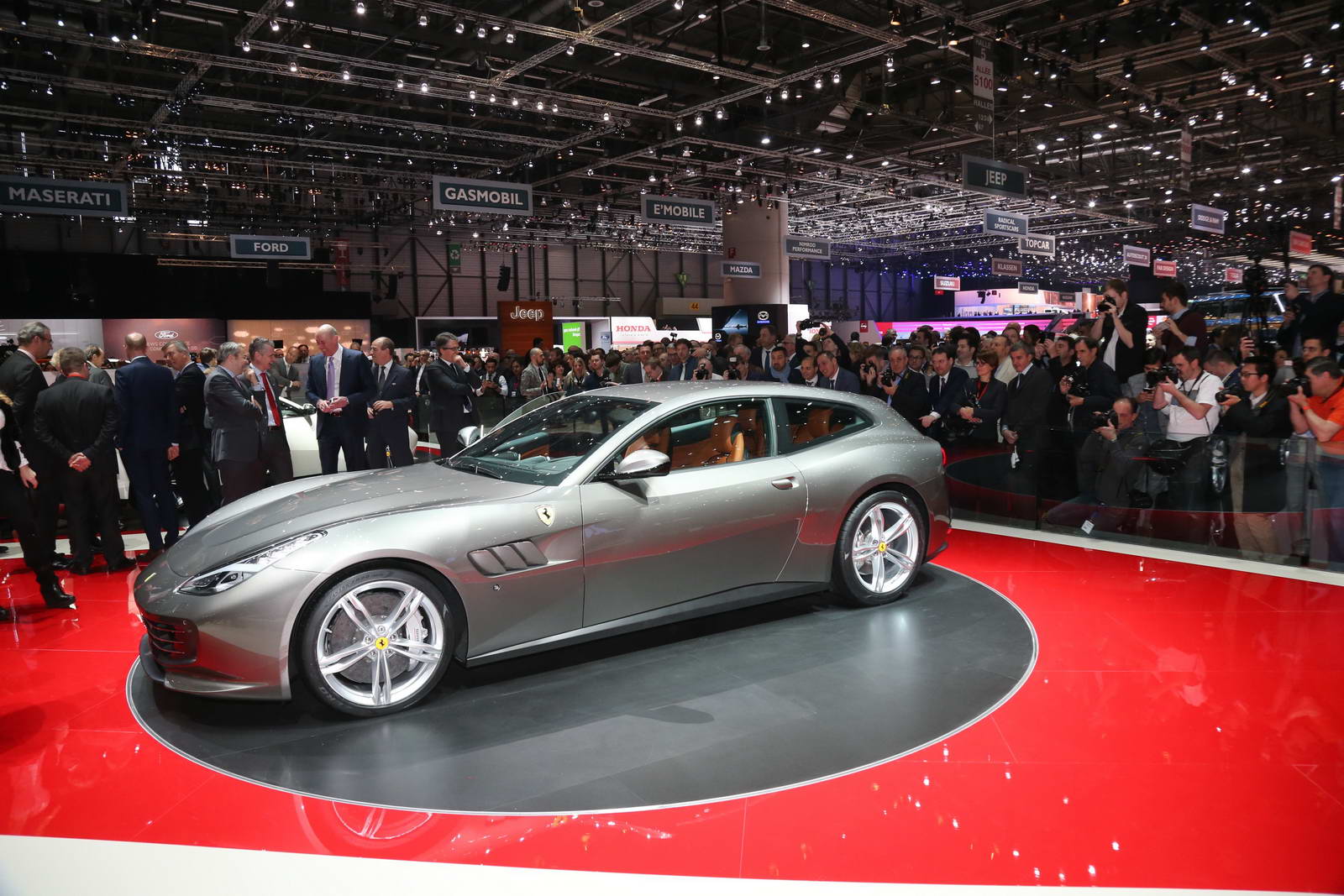 Ferrari GTC4Lusso 