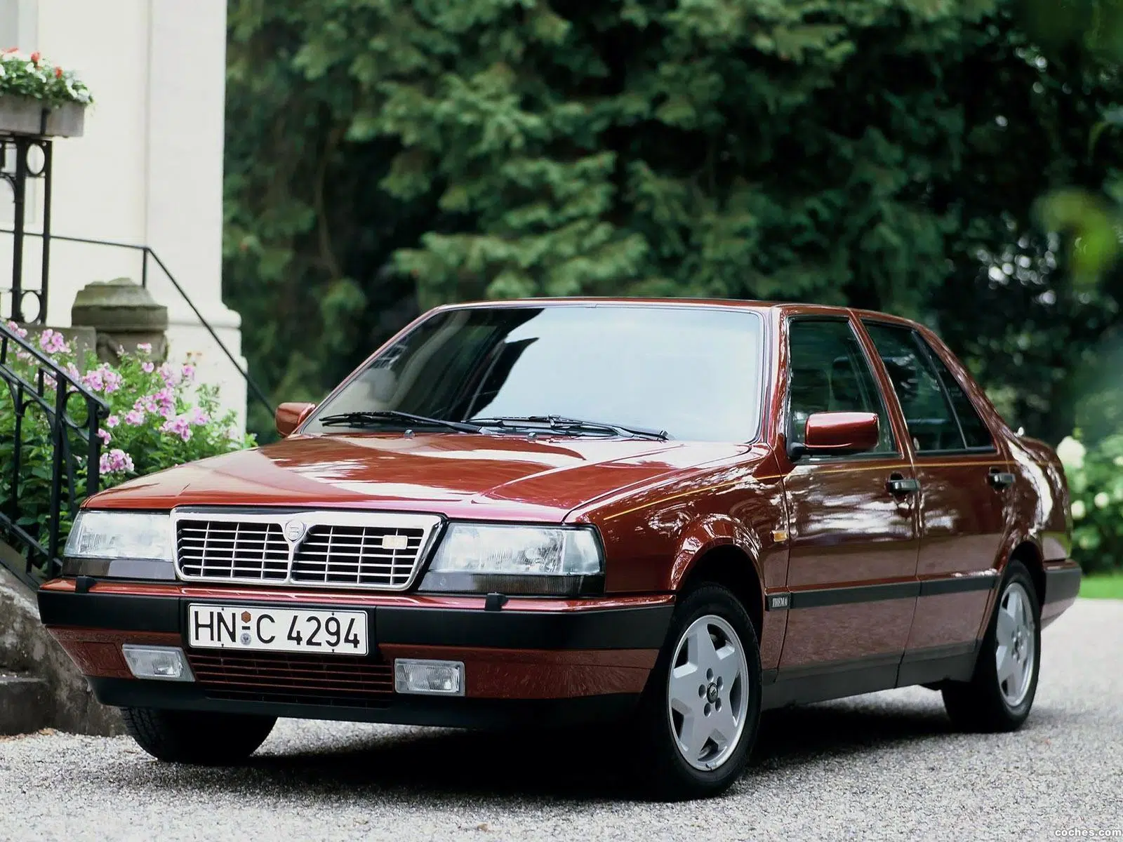 Lancia Thema 8.32