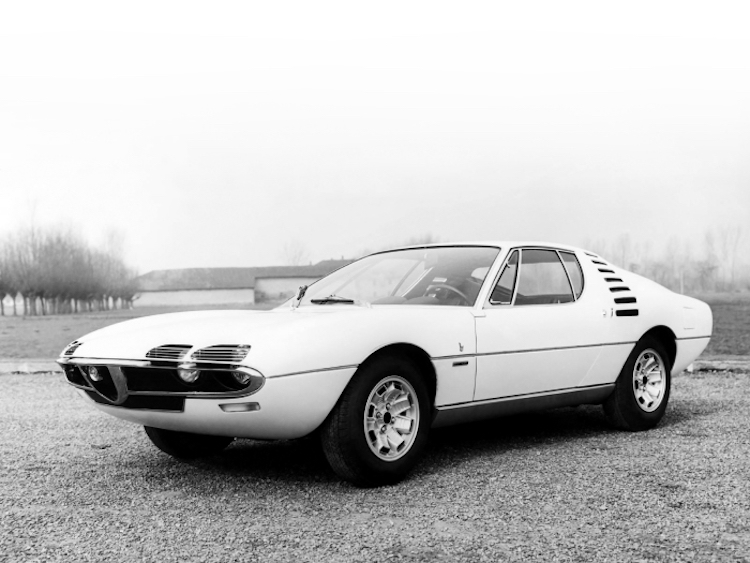 Alfa Romeo Montreal