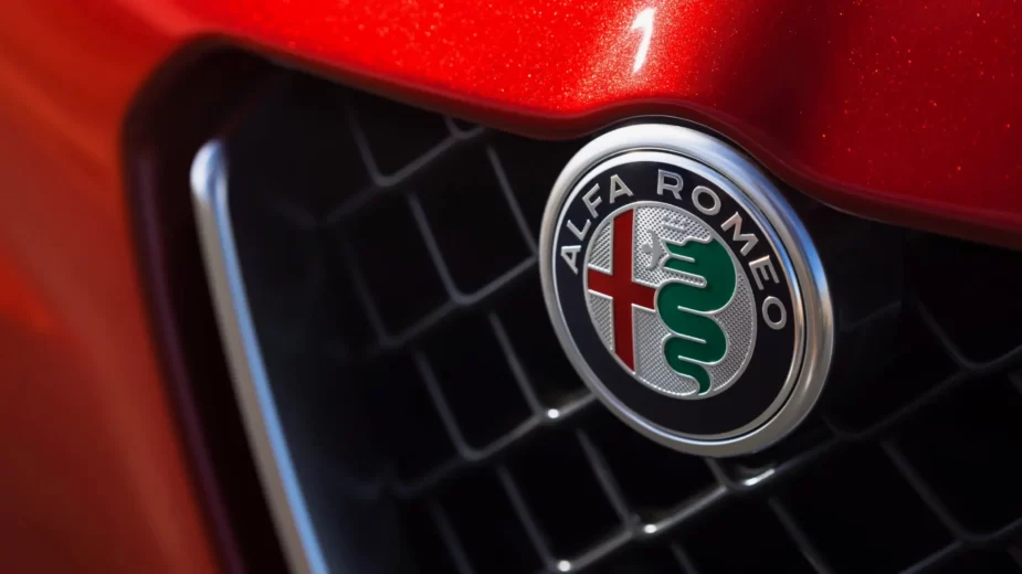 Logótipo Alfa Romeo no Giulia Quadrifoglio