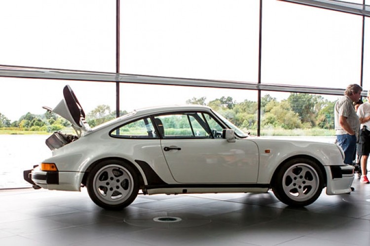 porsche-911-930-tag-f1-side-3