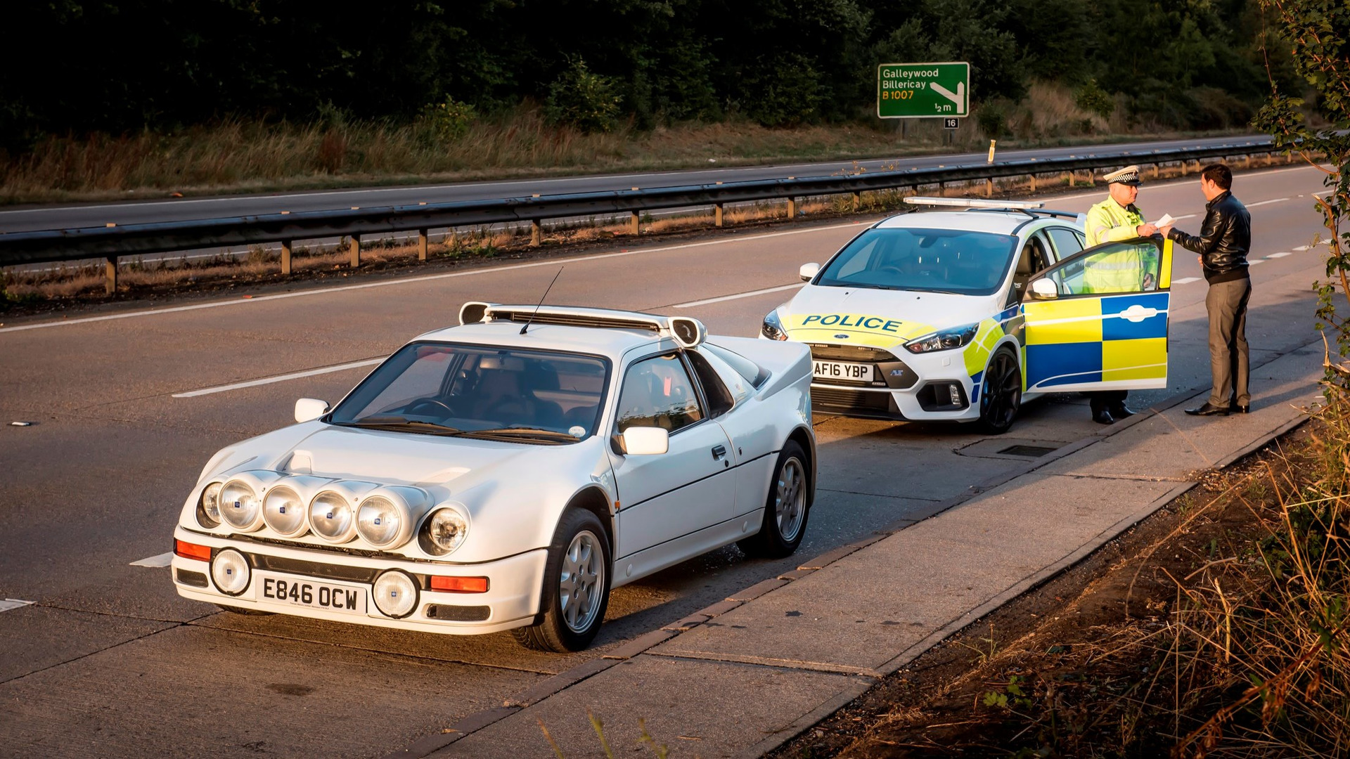 Ford RS200 mandado parar por um Focus RS