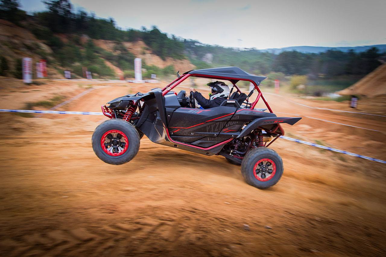 Yamaha yxz1000r