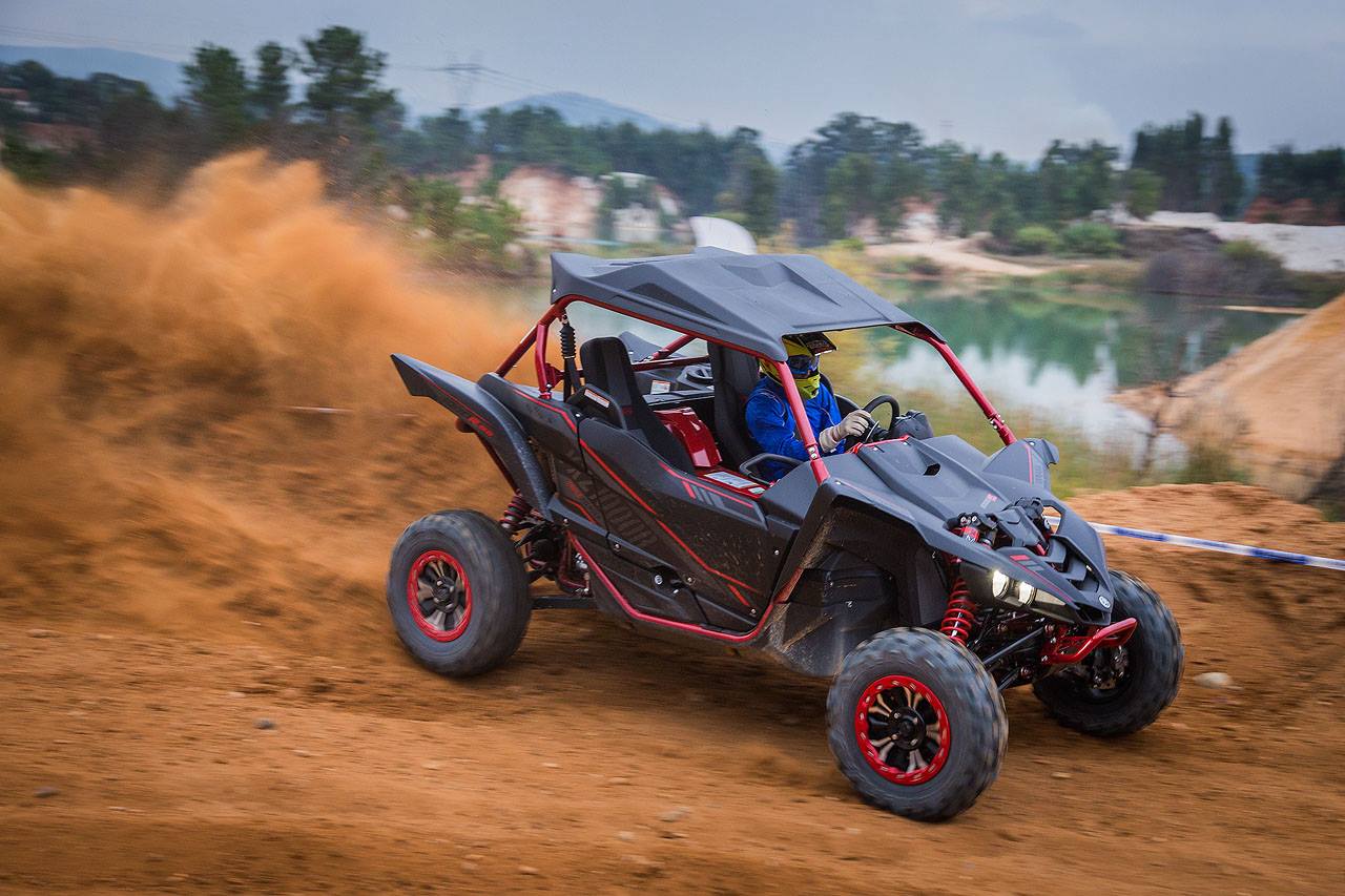 Yamaha yxz1000r
