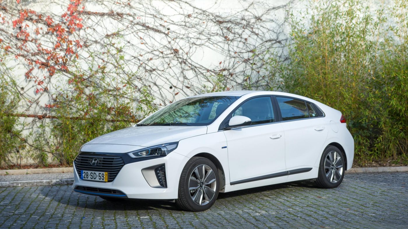 CA 2017 Hyundai Ioniq HEV (5)