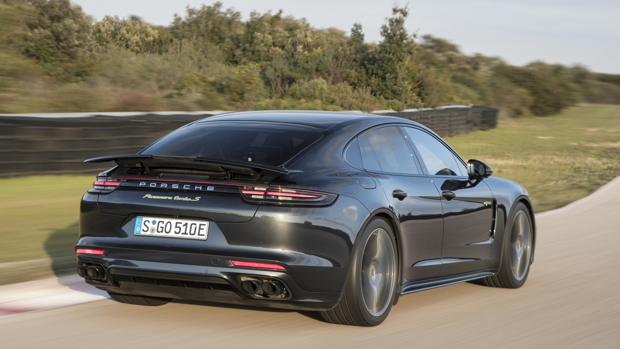 2017 Porsche Panamera Turbo S E-Hybrid traseira